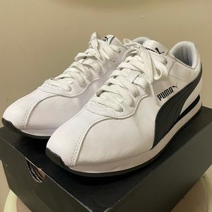 Puma classic black & white sneakers - Men’s US9.5